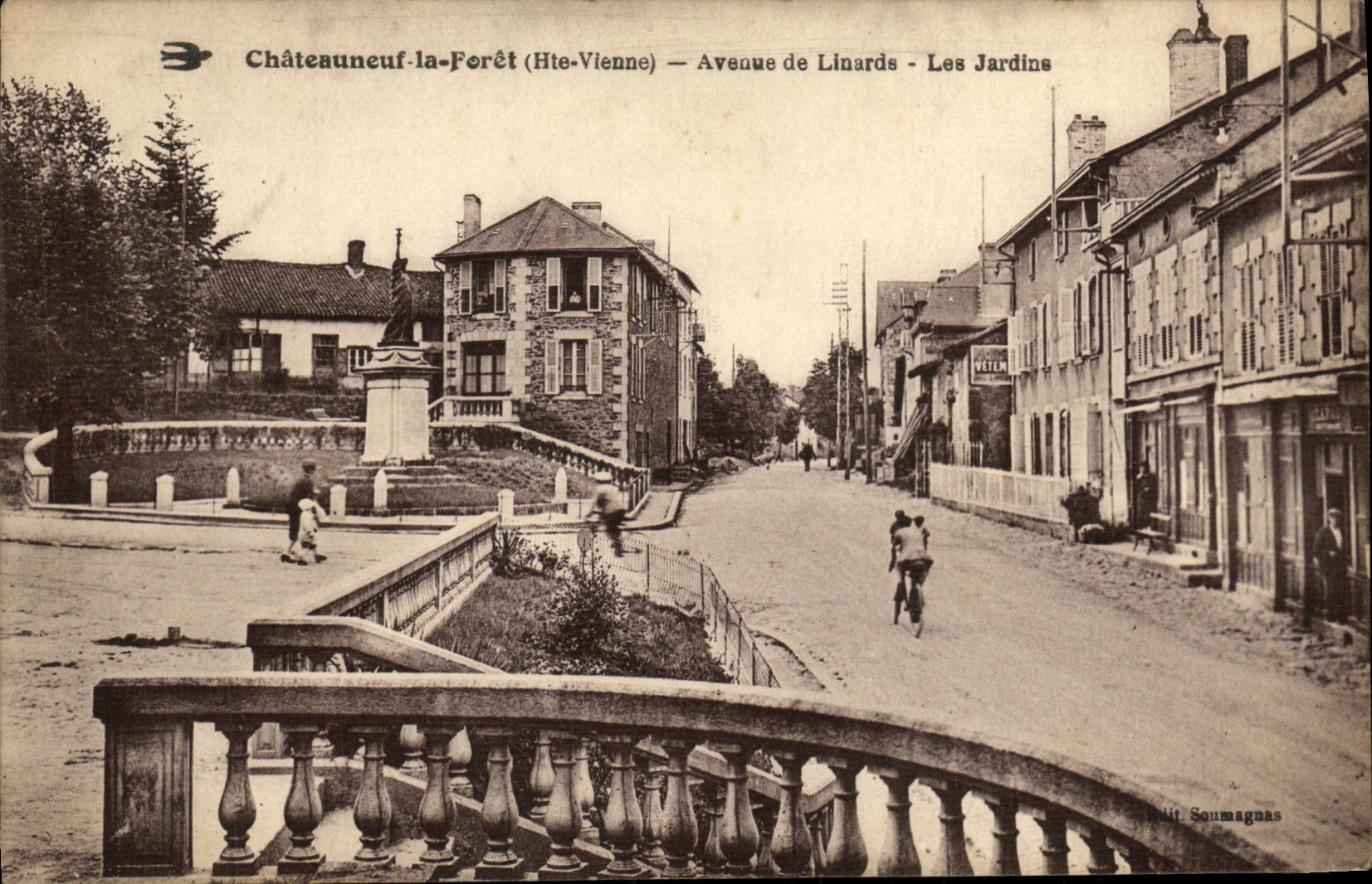 CPA Chateaueuf la Foret Avenue de Linards Les Jardins
