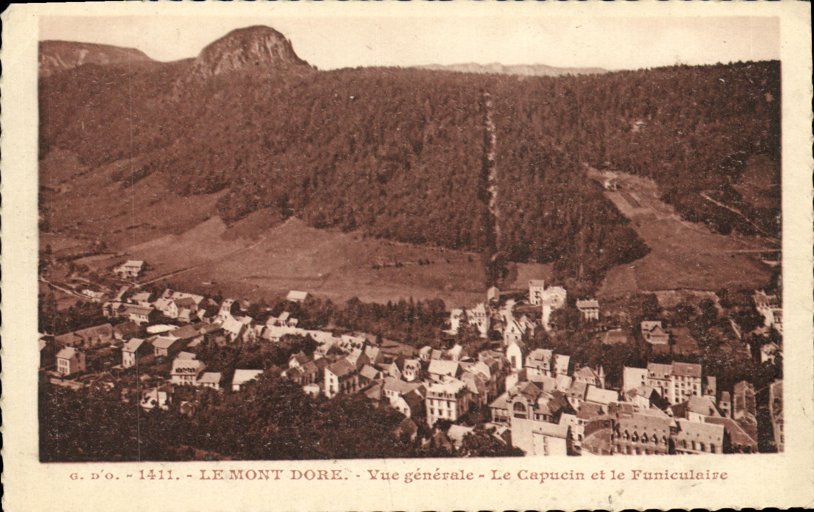 CPA Le Mont Dore Vue Generale Le Capucin et le Funiculaire