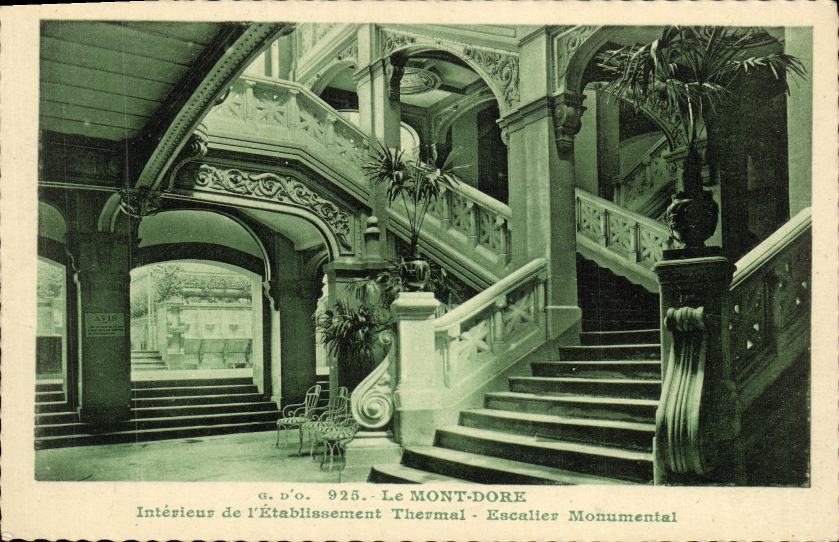CPA Le Mont Dore Interieur de L Etablissement thermal Escalier monumental