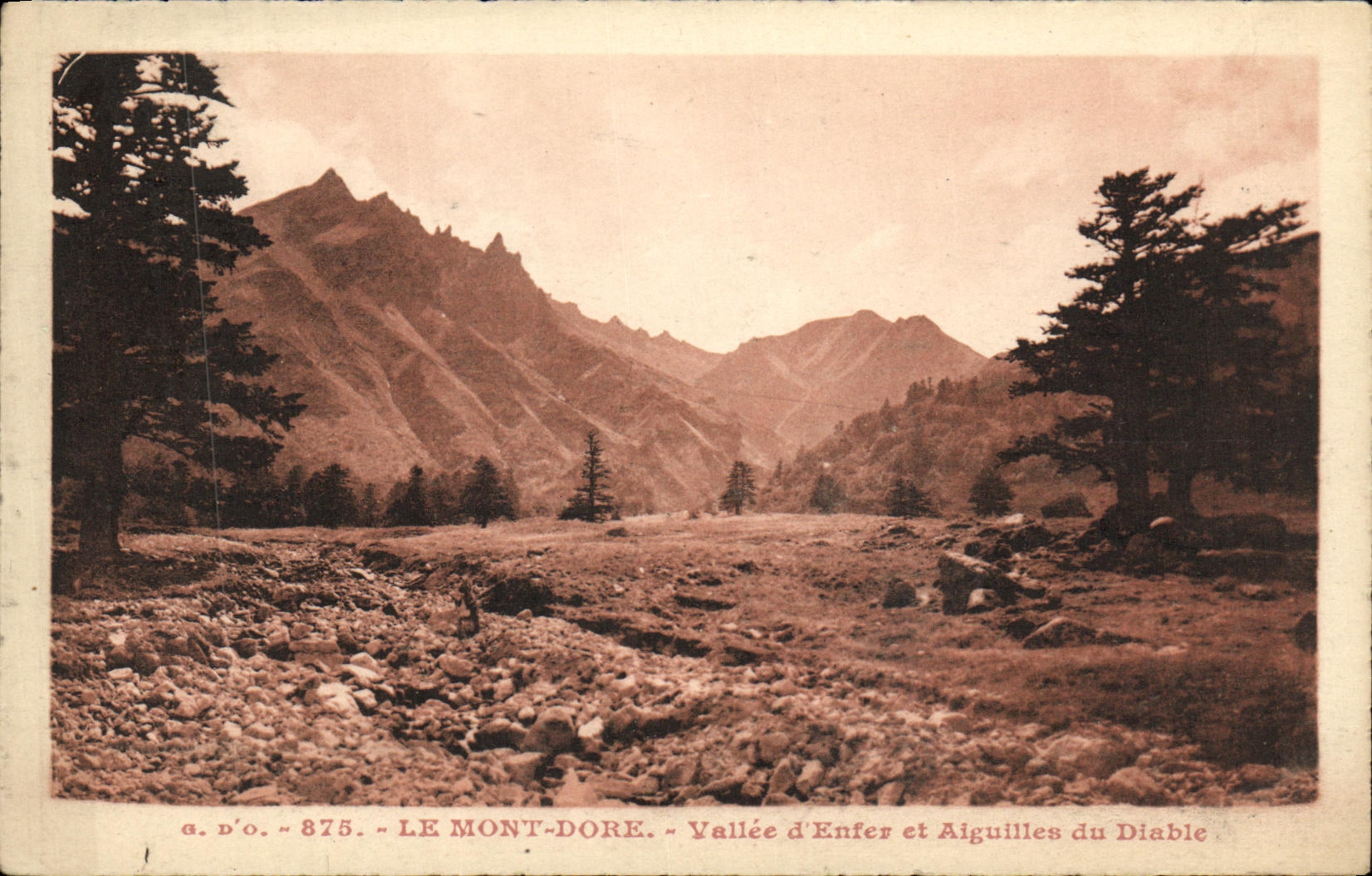 CPA Le Mont Dore Vallee d enfer et aiguilles du diable