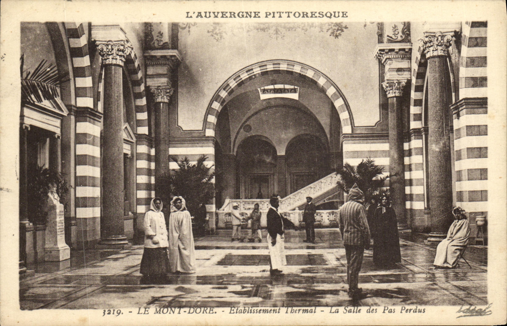 CPA Le Mont Dore Etablissement Thermal La Salle Des pas Perdus 