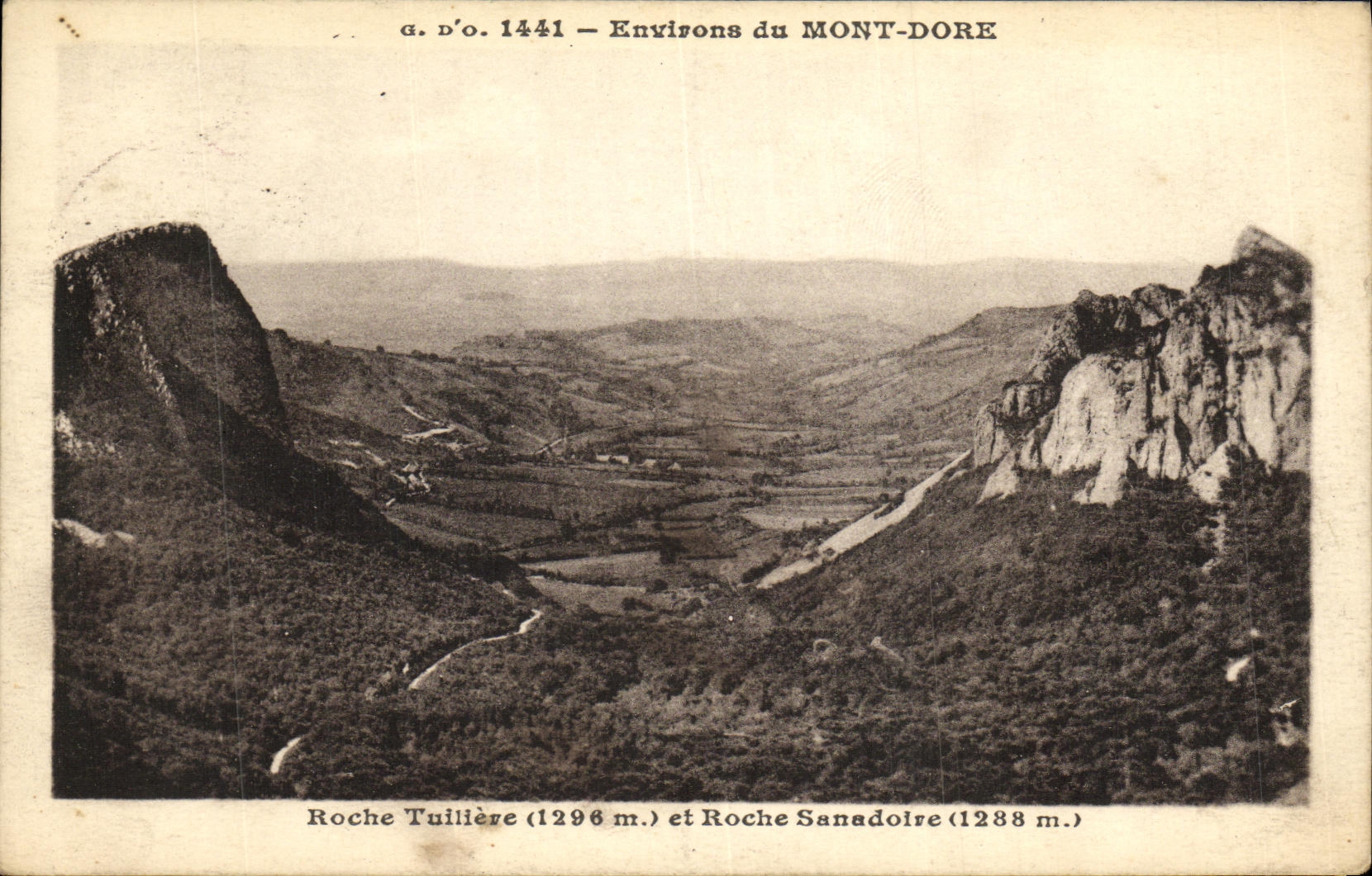 CPA Environs de Mont Dore Roche Tuiliere et Roche Sanadoire 