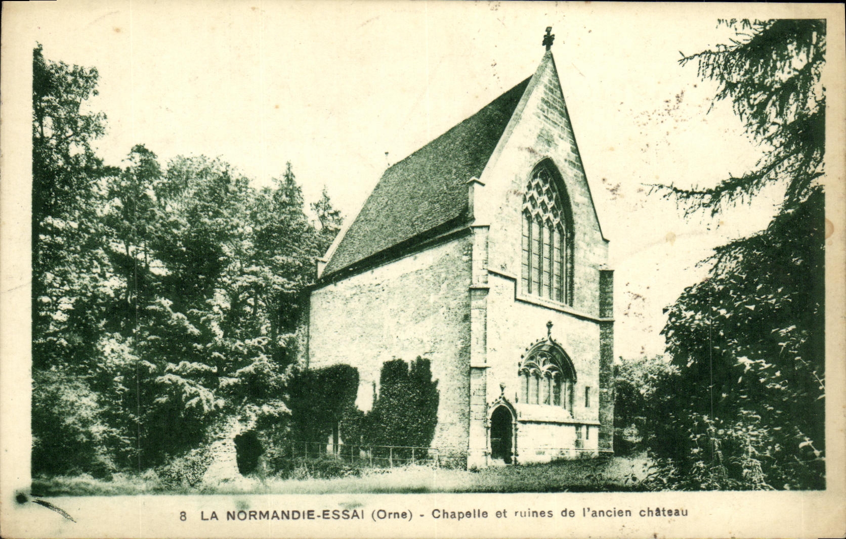 CPA La Normandie Essai Chapelle Et Ruines De L Ancien Chateau 