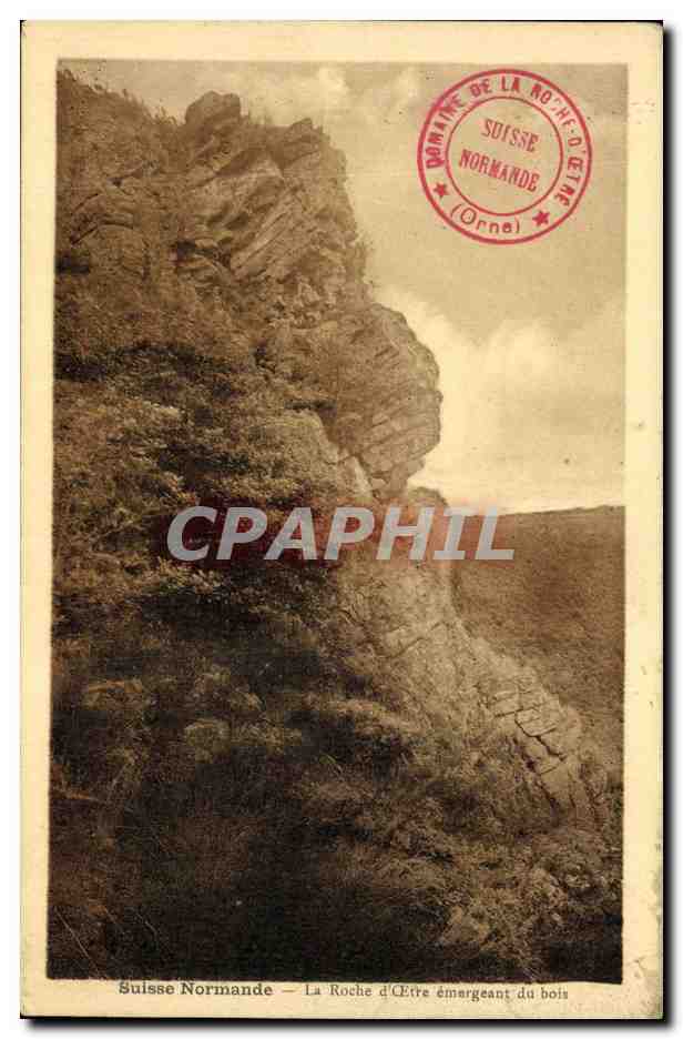 Suisse Normande — La Roche d'Œtre émergeant du bois — Domaine de la Roche d'Œtre (Orne)