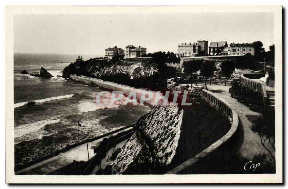 CPA Biarritz Jardins Et Villas de La Cote Des Basques
