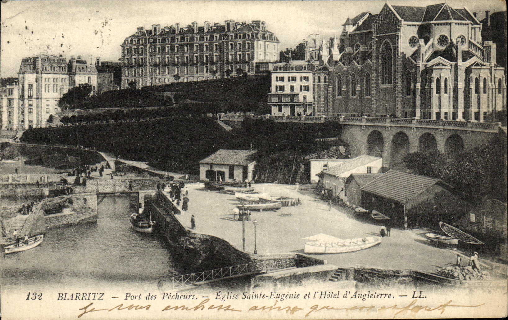 Biarritz — Port des Pêcheurs, Église Sainte-Eugénie et l'Hôtel d'Angleterre — LL. n°132