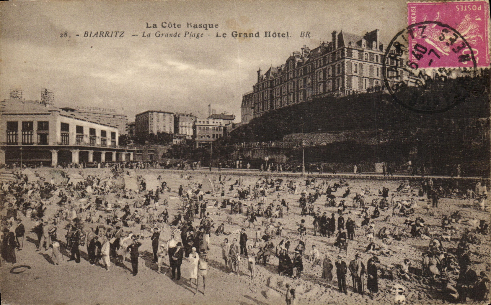 Biarritz — La Grande Plage — Le Grand Hôtel. BR. — Éditeur Bloch frères, Bordeaux. N° 28.
