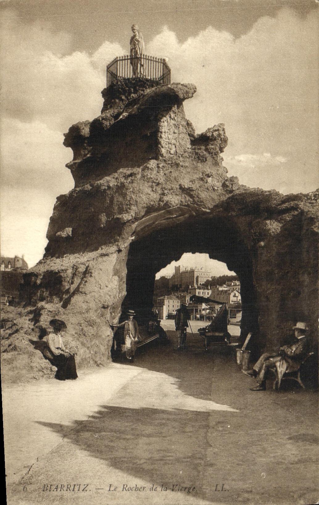 Biarritz — Le Rocber de la Vierge — LL.