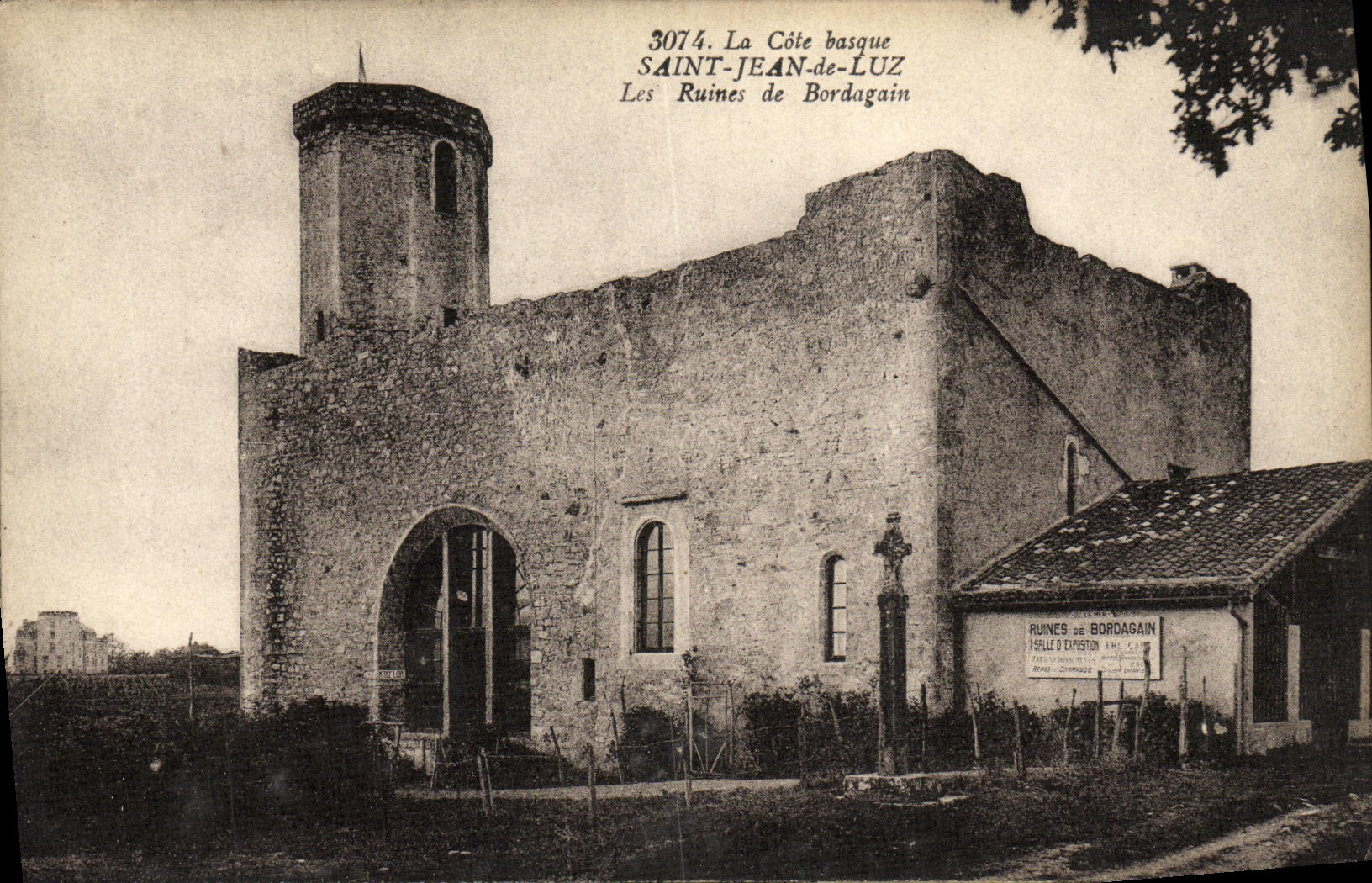 CPA La Cote Basque Saint Jean De Luz Les Ruines de Bordagain 