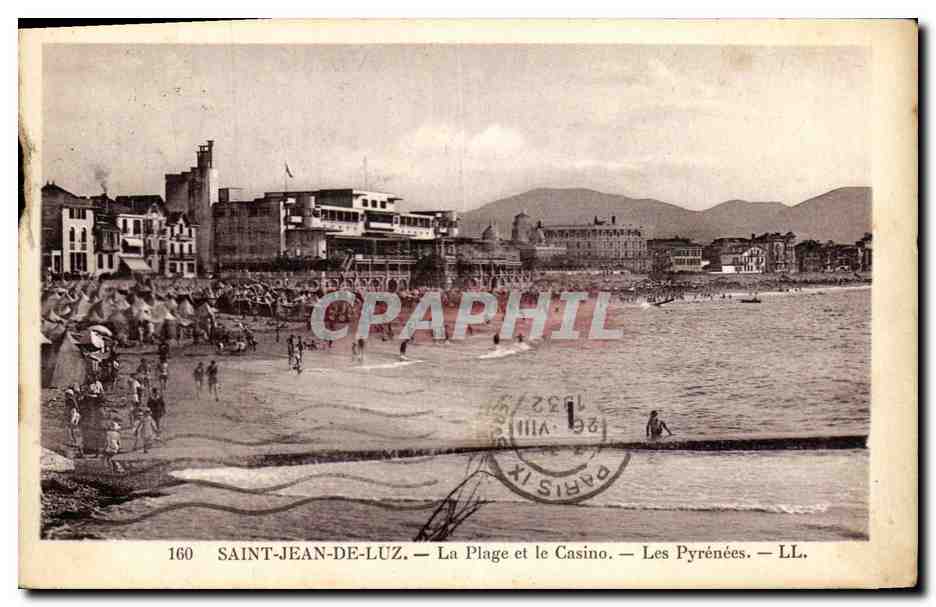 CPA Saint Jean De Luz La Plage et le Casino Les Pyrenees