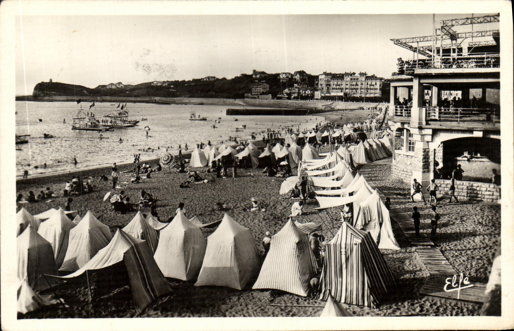 Saint-Jean-de-Luz — La Playa — Editor Labouche, n°1332
