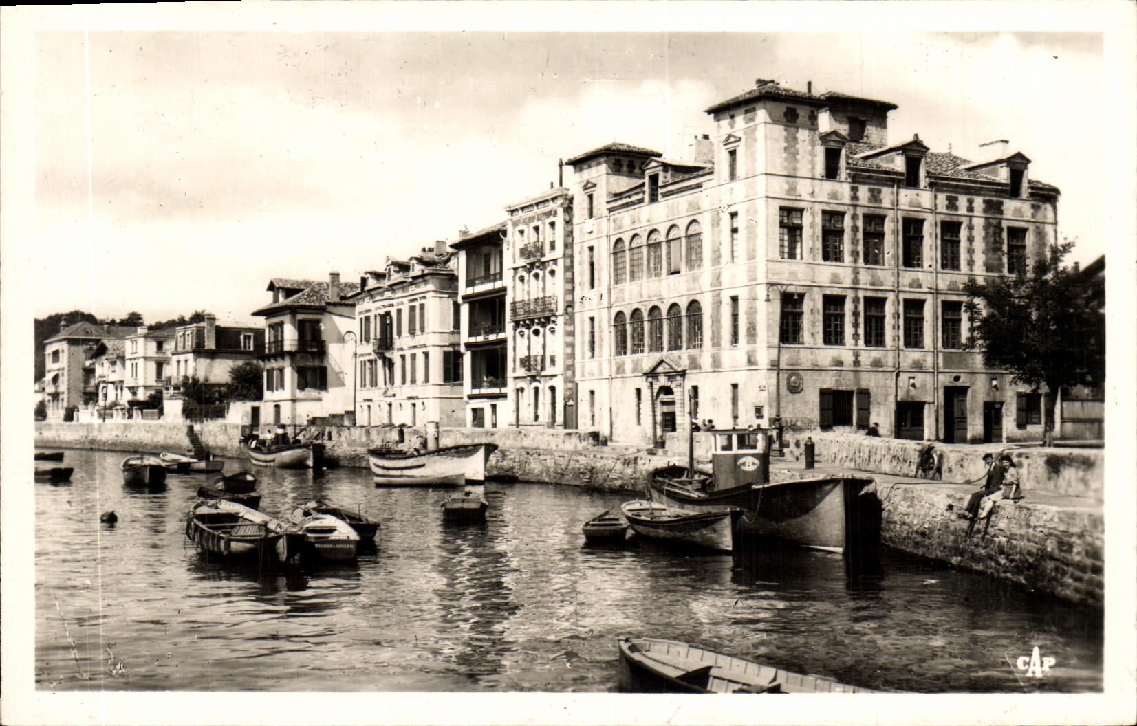 St-Jean-de-Luz - Le Port et Maison de l'Infante — C.A.P. Paris