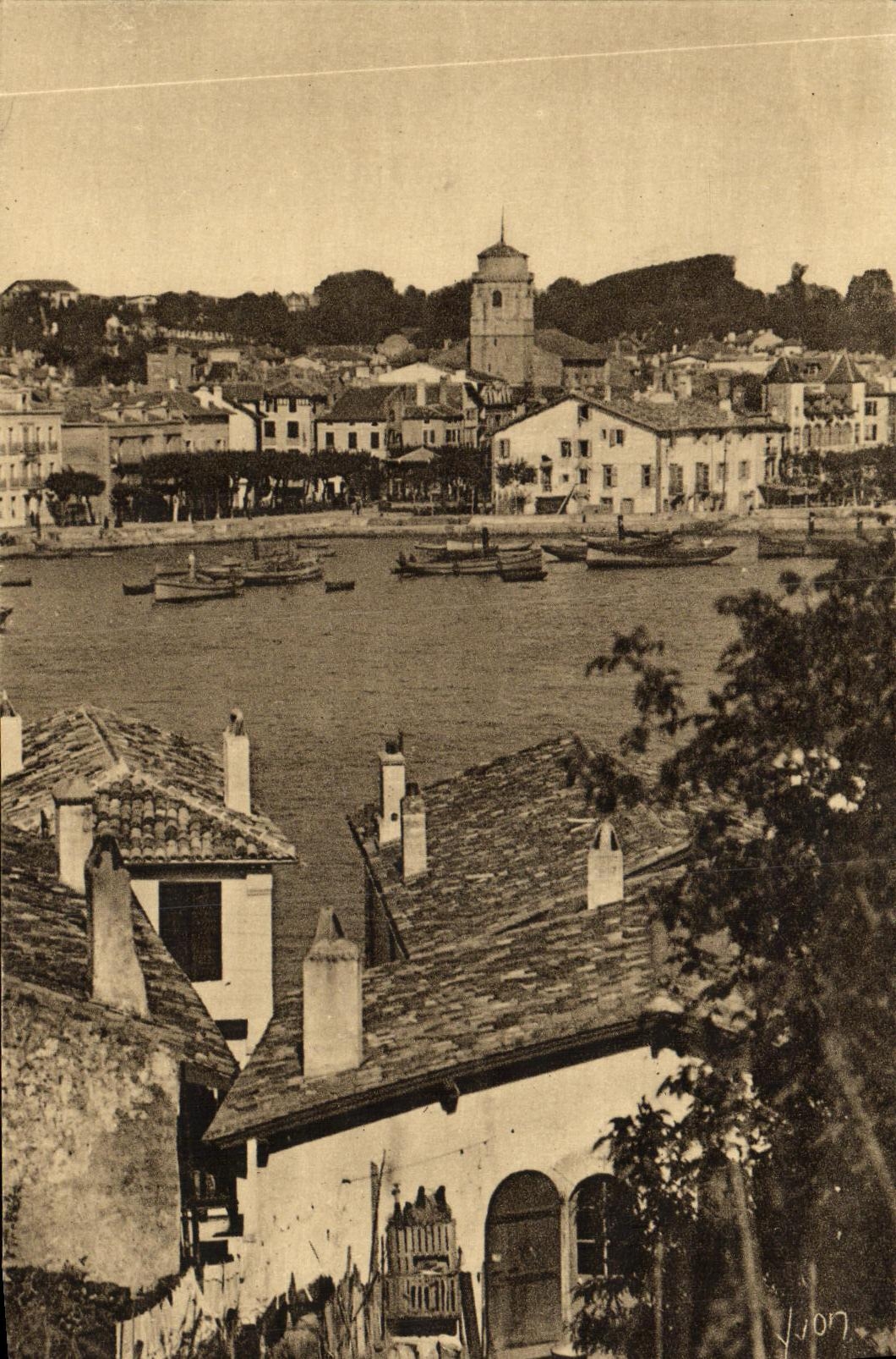 St-Jean-de-Luz — Le Port vu de Cboure — Les Éditions d'Art Yvon, Paris