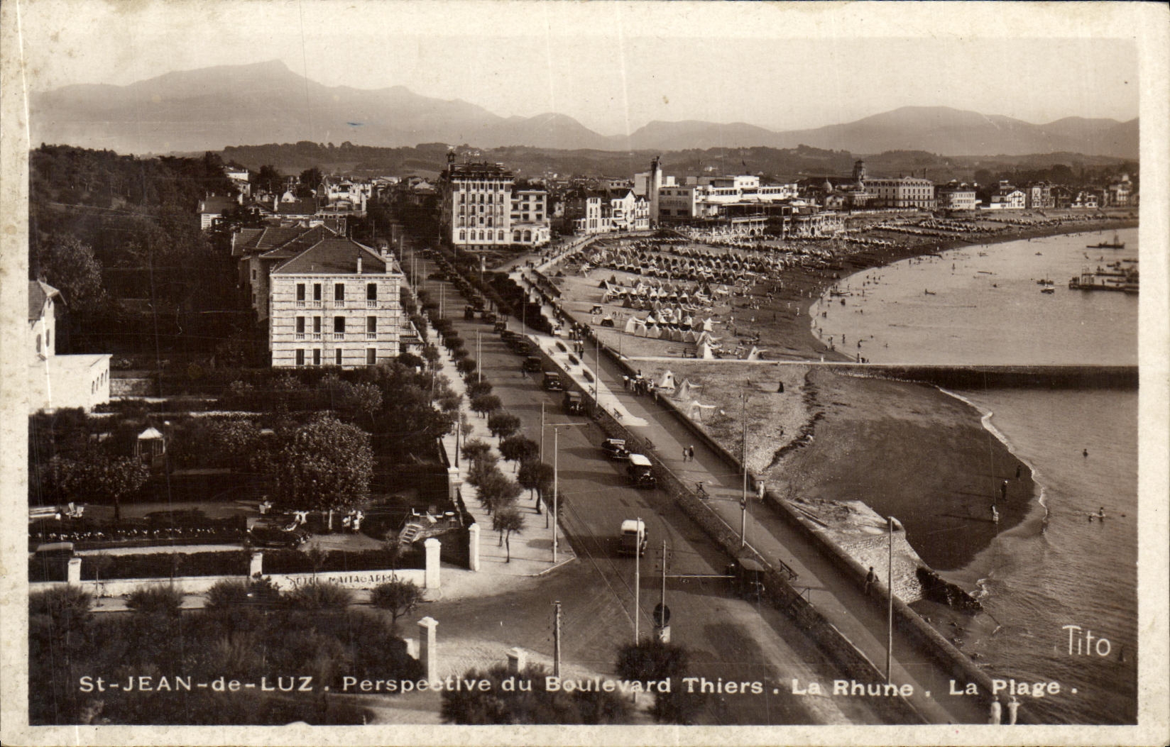 St-JEAN-de-LUZ — Perspective du Boulevard Thiers, La Rhune, La Plage — Tito