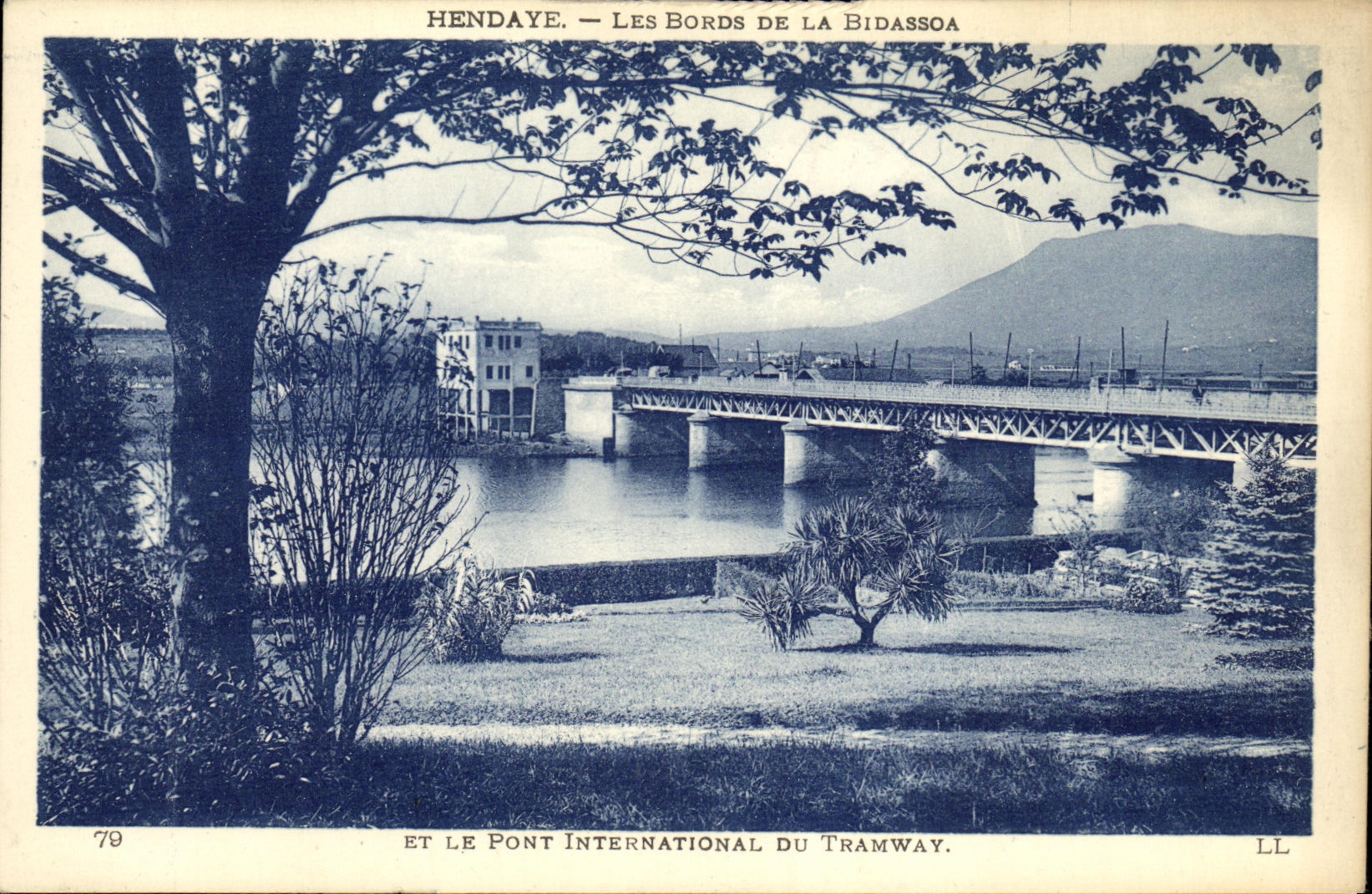 Hendaye — Les Bords de la Bidassoa et le Pont International du Tramway — Imp. Lévy Frères & Cie, Paris