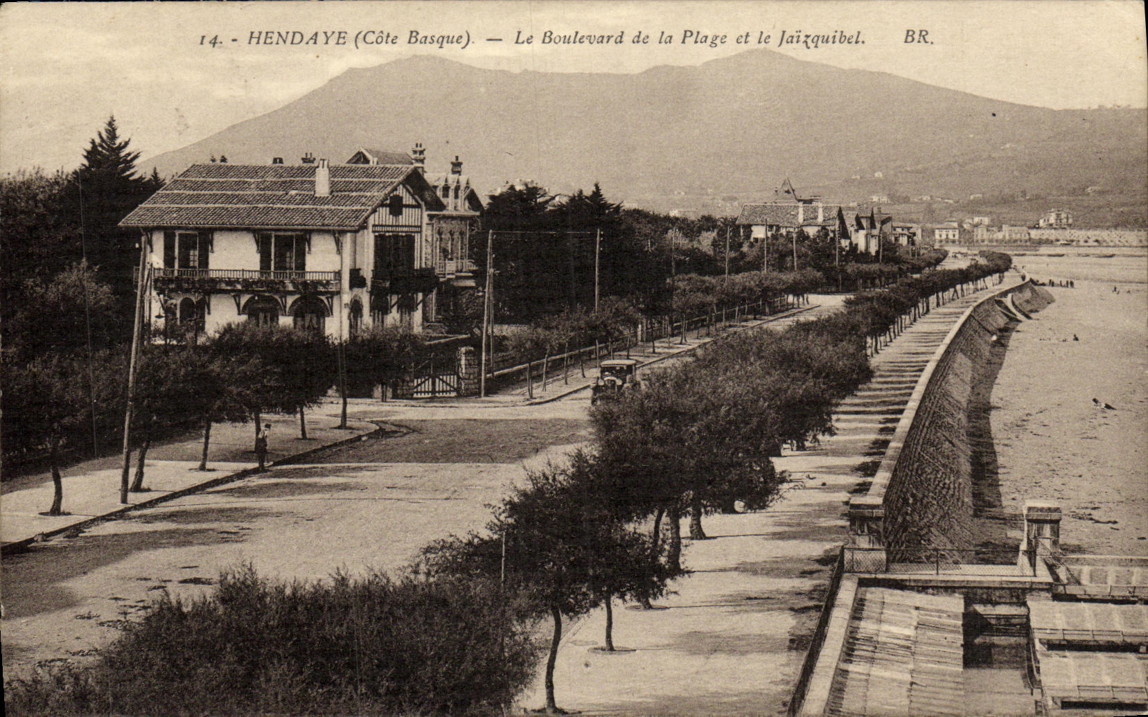 Hendaye (Côte Basque) — Le Boulevard de la Plage et le Jaïzquibel — BR.