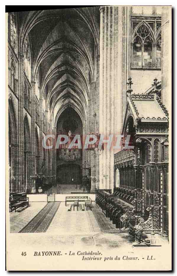 CPA Bayonne La Cathedrale Interieur Pris du Choeur 