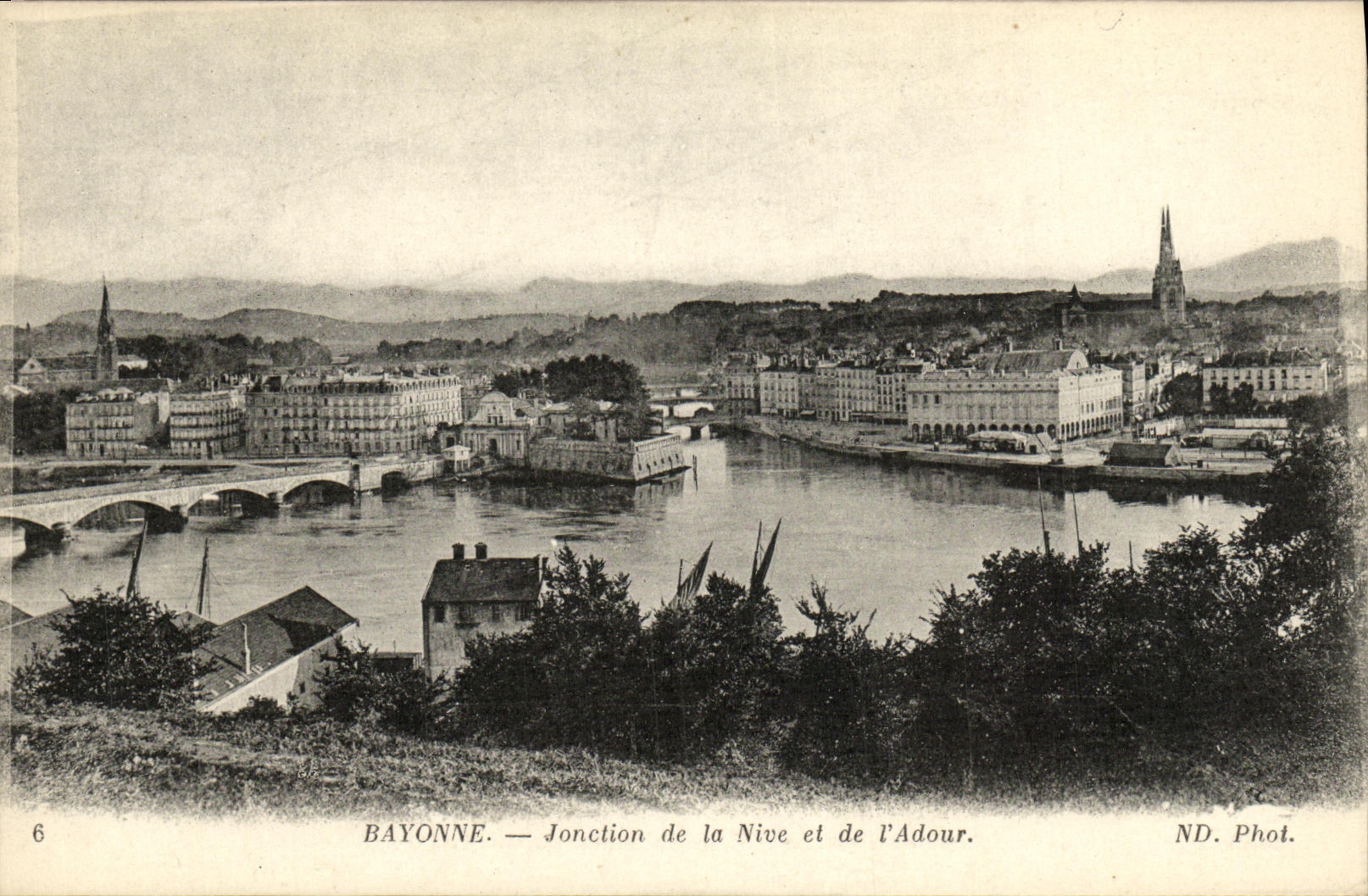 Bayonne — Jonction de la Nive et de l'Adour — ND. Phot.