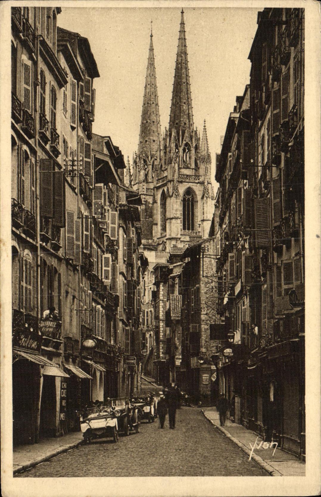 CPA Bayonne Rue du Port Automobiles