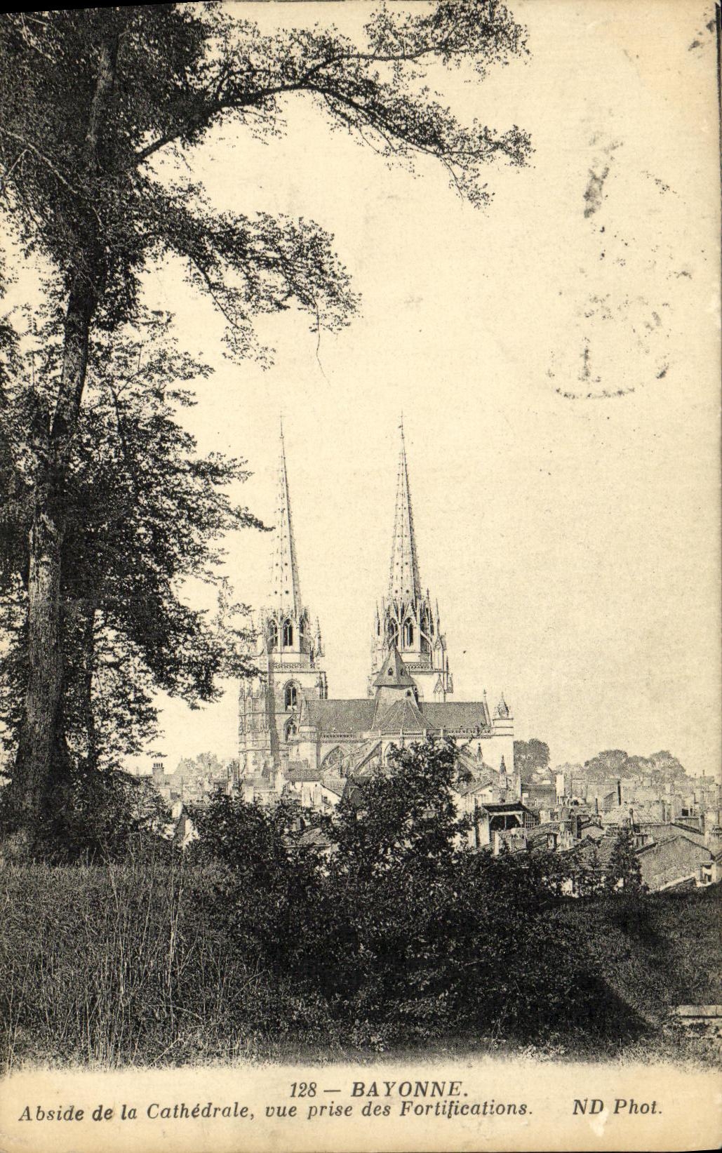 CPA Bayonne Abside de la Cathedrale Vue Prise des Fortifications 