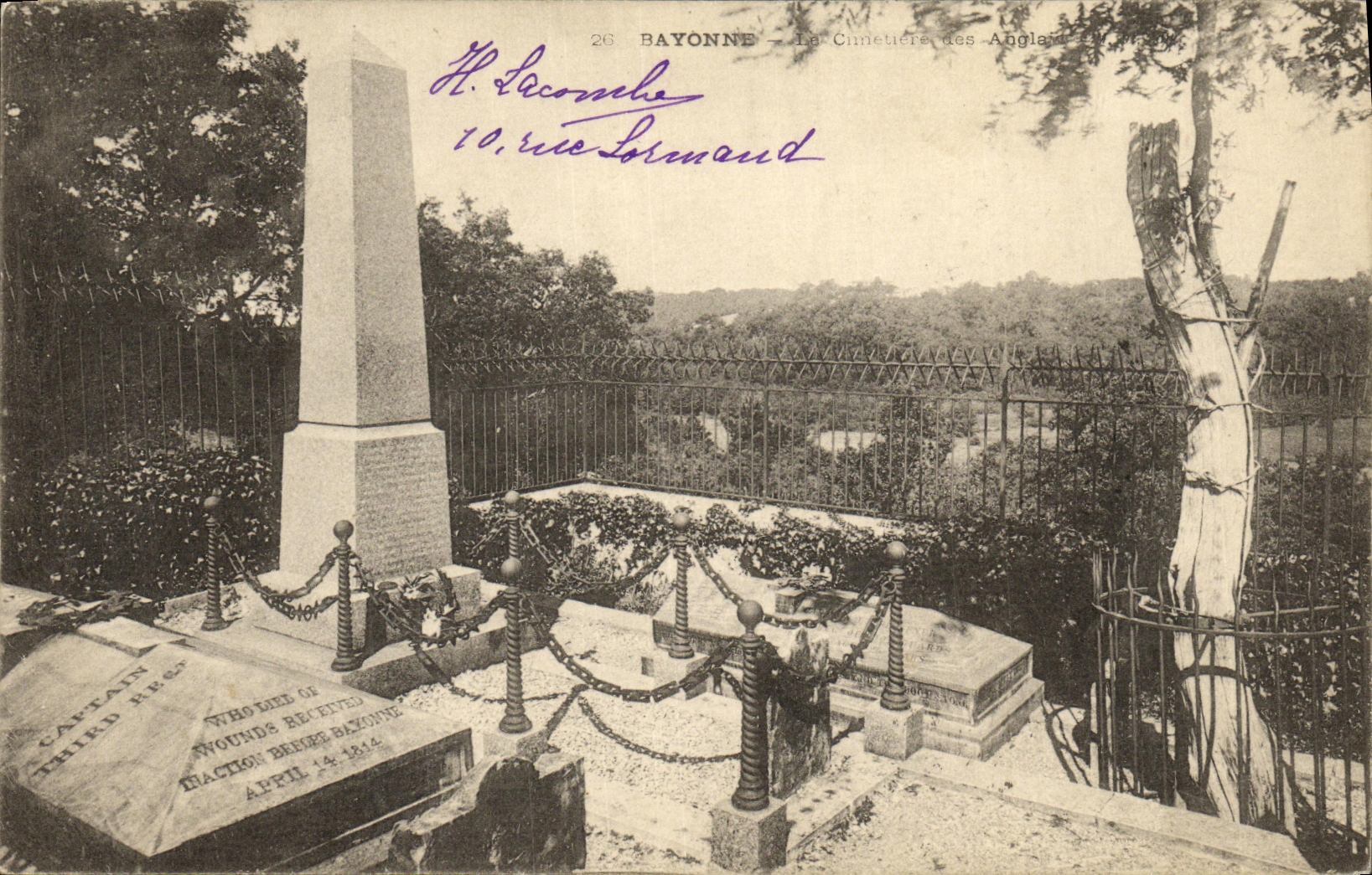 Bayonne - Le Cimetière des Anglais — Tombe du capitaine T. Wounds