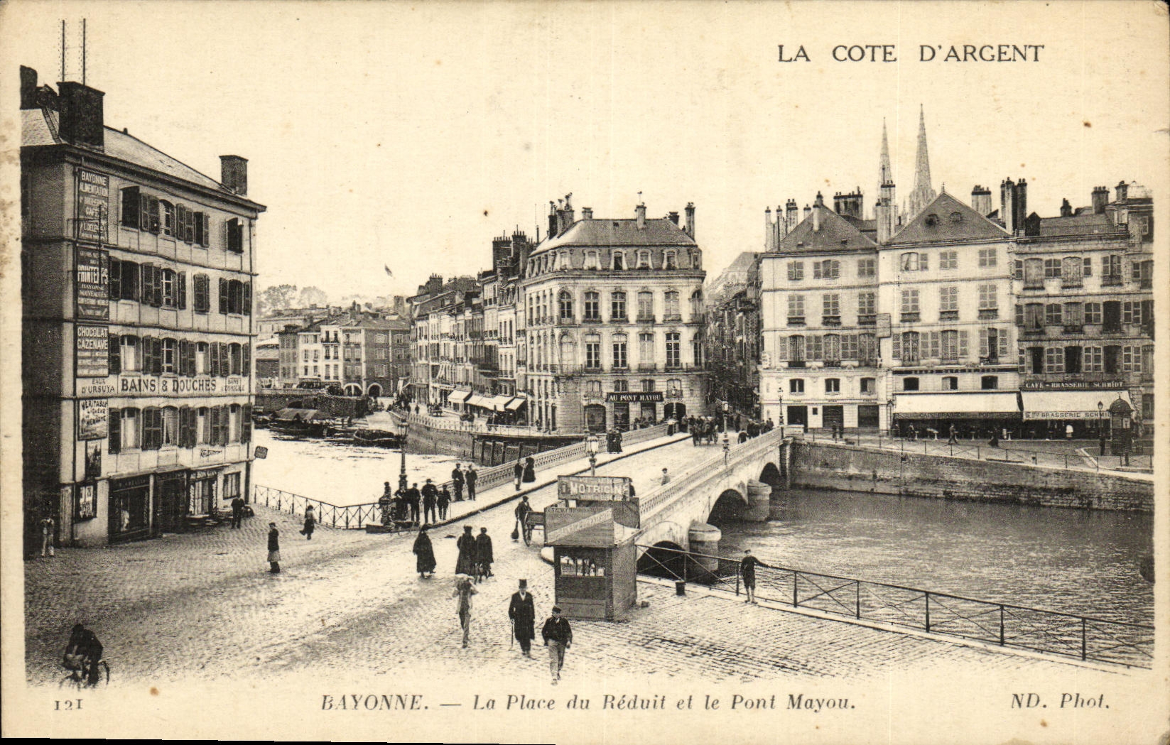 CPA Bayonne La Place du Reduit et le Pont Mayou 