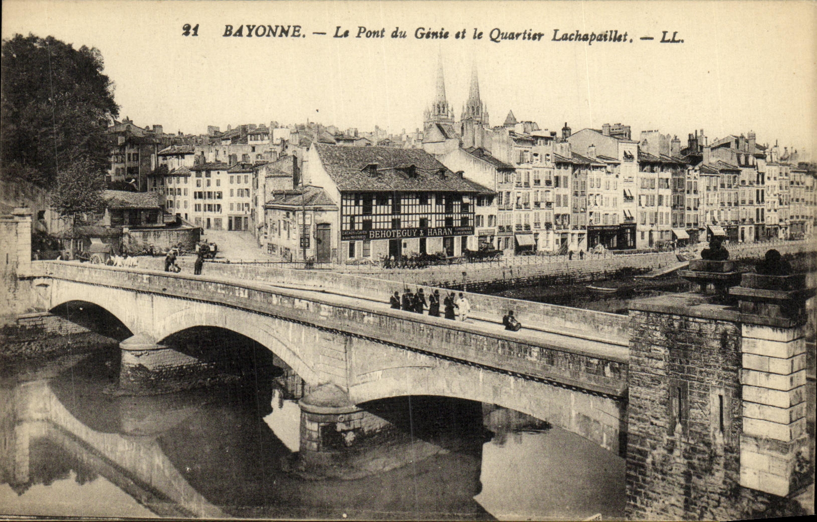 Bayonne — Der Brücke des Genies und der Viertel Lachapaille — LL.