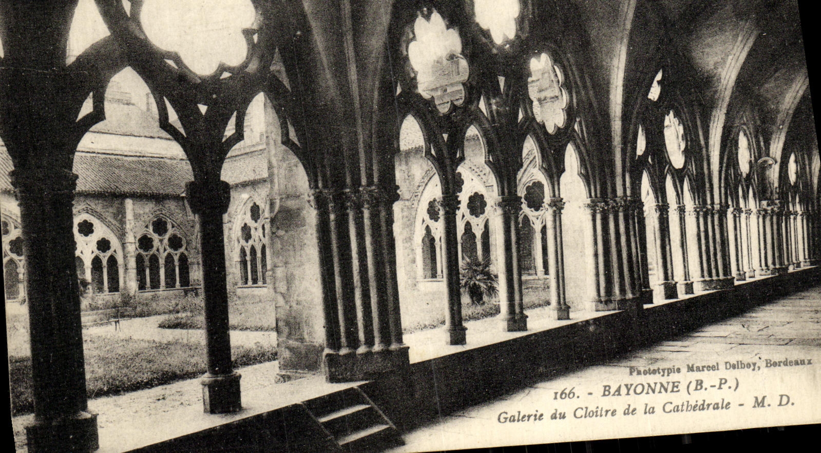 CPA Bayonne Galerie du Cloitre de la Cathedrale 