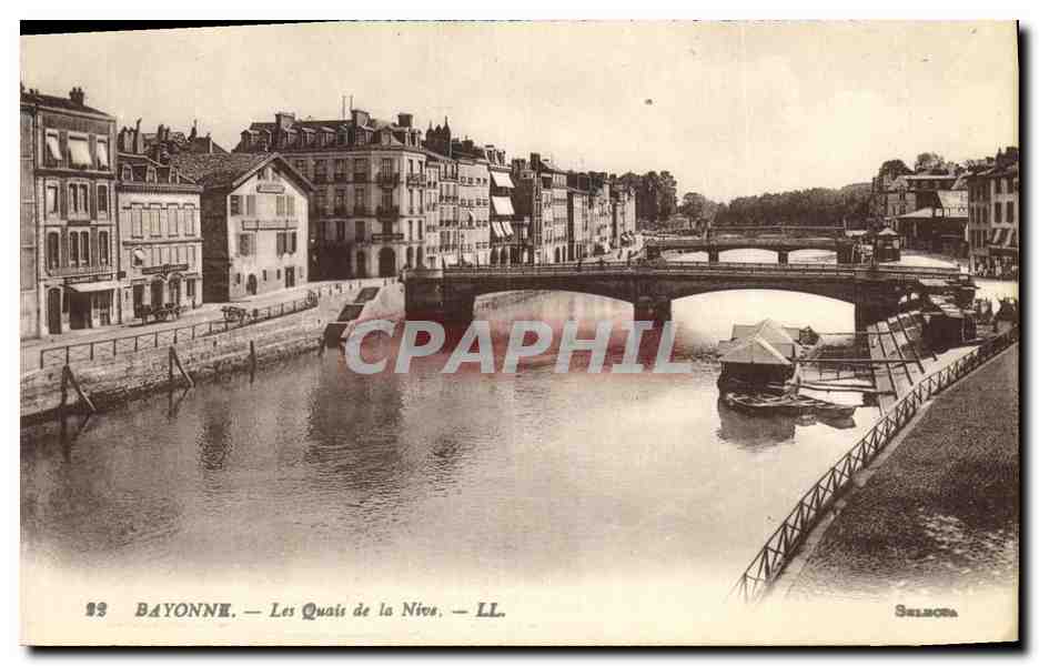 CPA Bayonne Les Quais De La Nive 
