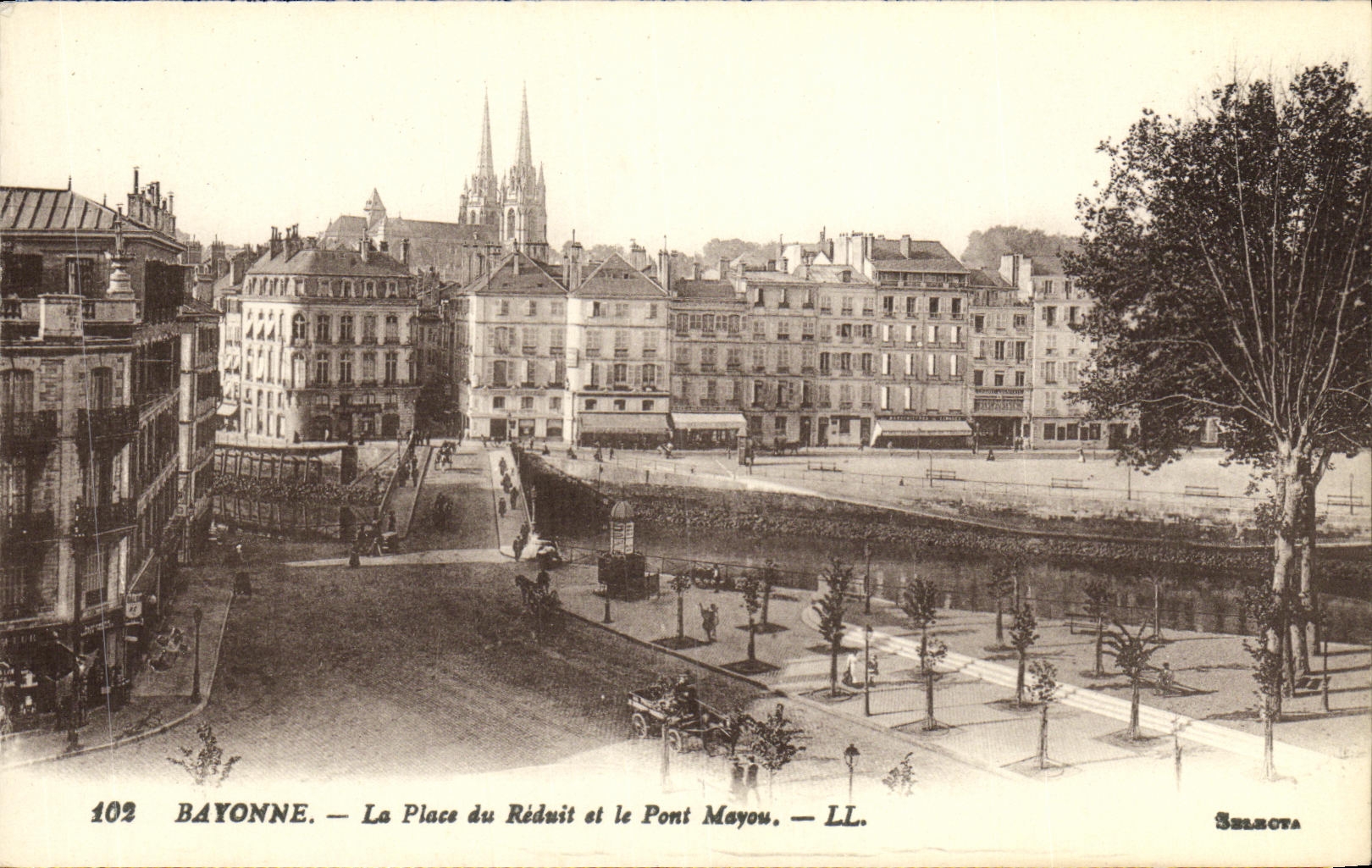 CPA Bayonne Le Place du Reduit et le Pont Mayou 
