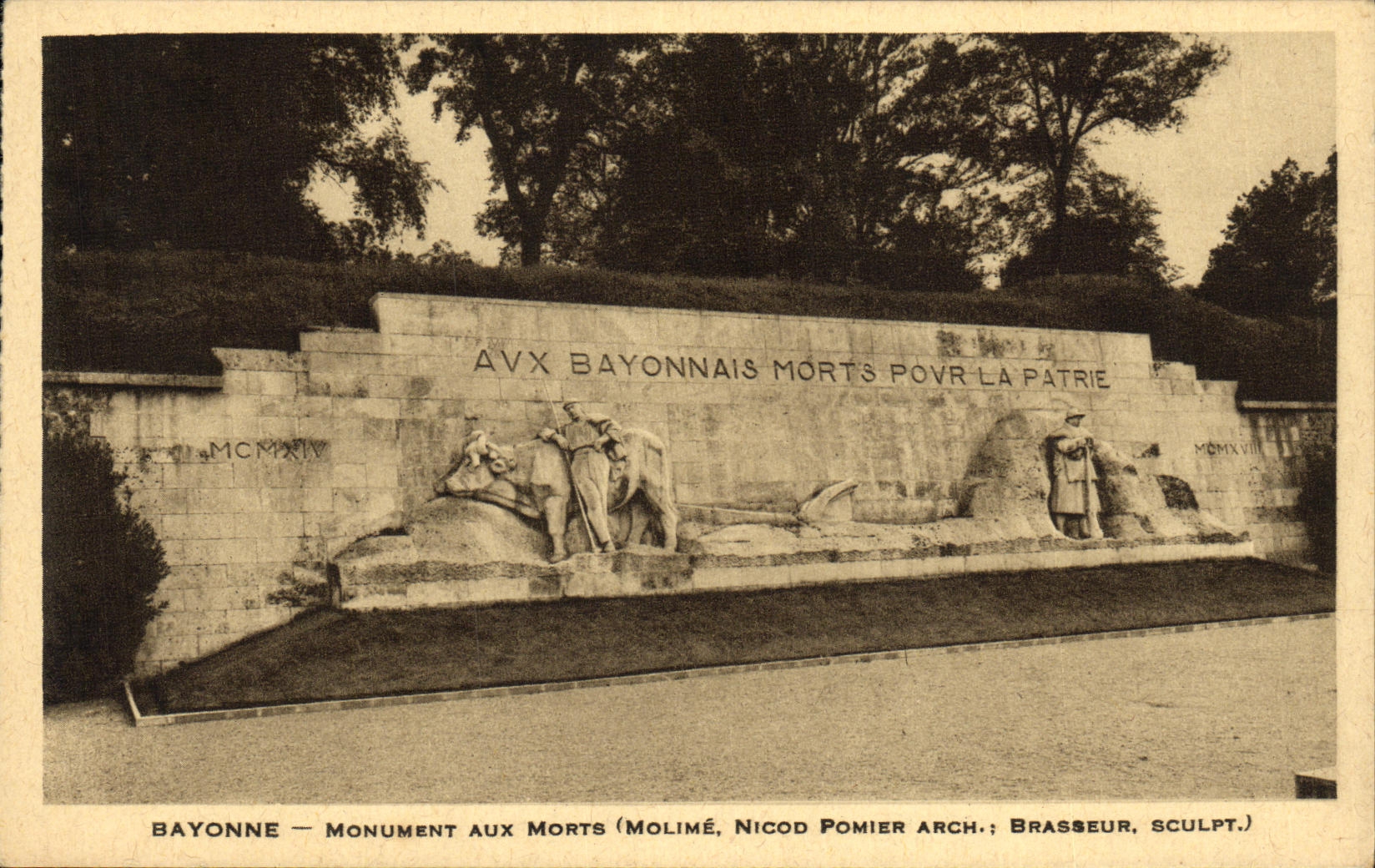 Bayonne — Monument aux Morts — Molimé, Nicod Pomier architecte ; Brasseur, sculpteur