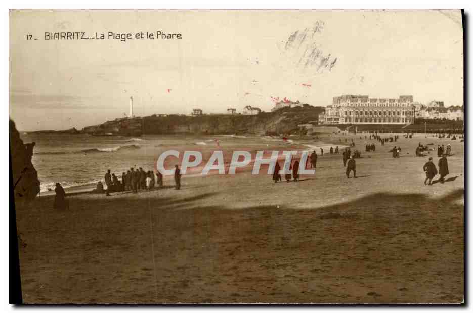 CPA Biarritz La Plage Et Le Phare 