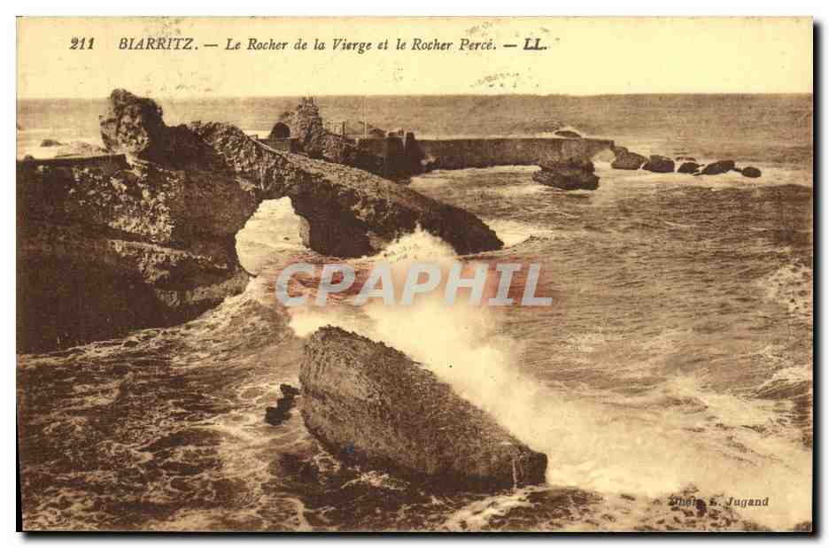 CPA Biarritz Le Rocher de la Vierge et Le Rocher Perce 