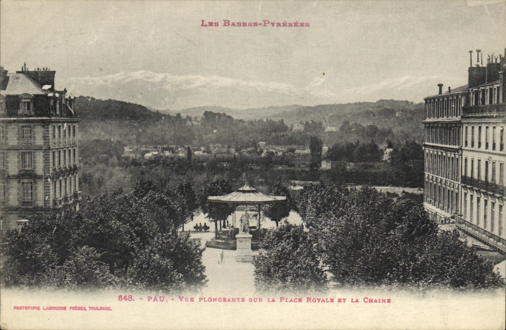 Pau — Vue plongeante sur la Place Royale et la Chaîne — Phototypie Labouche Frères, Toulouse, n° 648