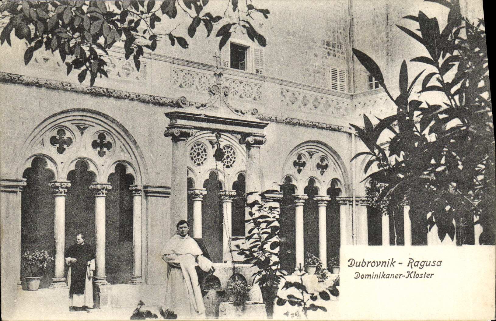 Cour intérieure du couvent des Dominicains à Dubrovnik — Dubrovnik - Ragusa — éditeur J. Kulišić, Ragusa