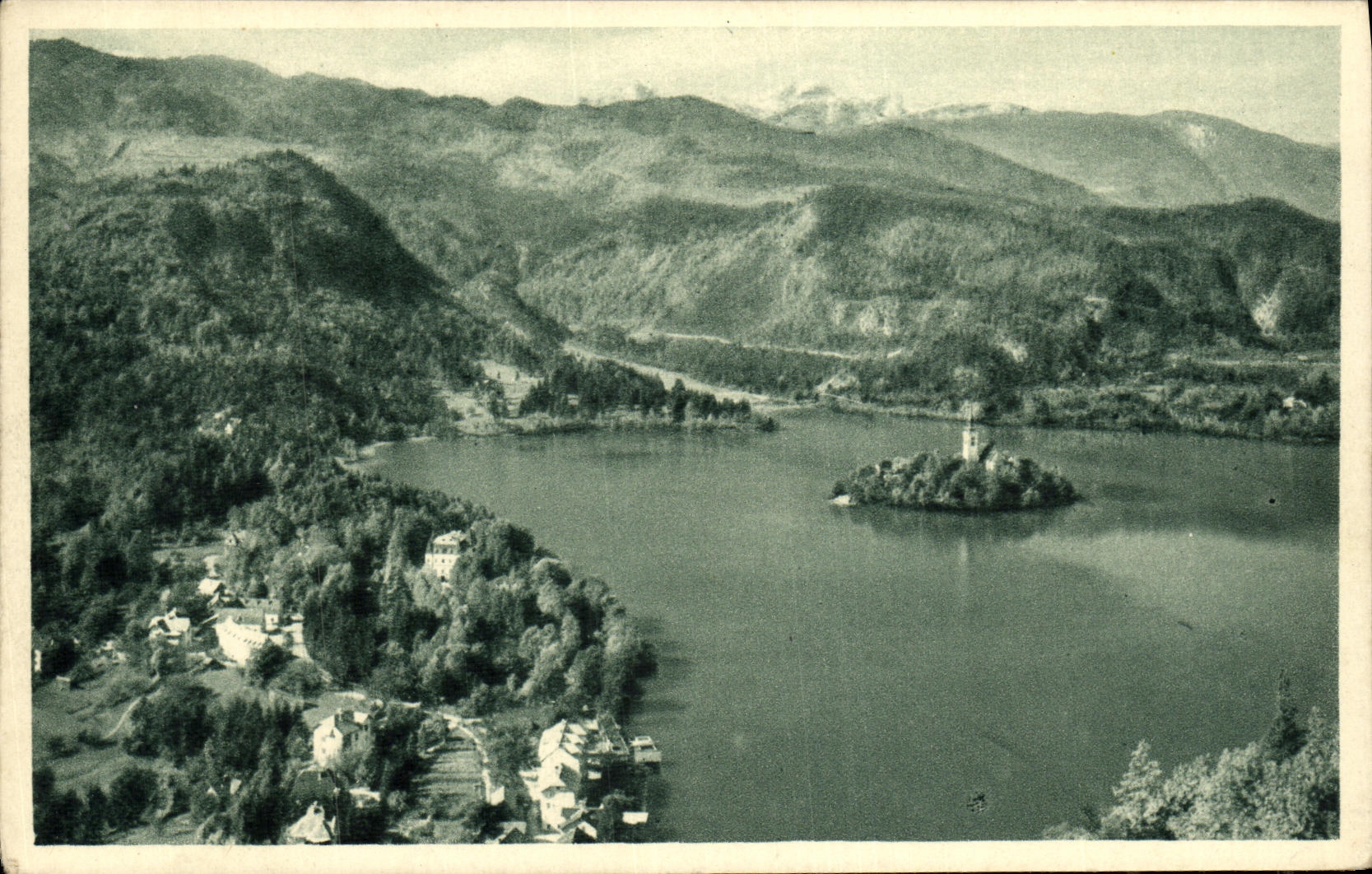Lac de Bled — vue panoramique avec l'île et le château — édition D. R. pe nasl., Bled