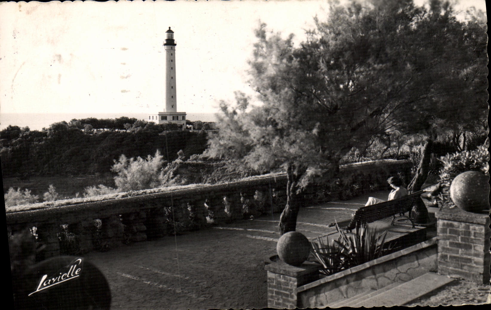 Le Phare et ses Terrasses — Biarritz — L. Lavielle, P. 748