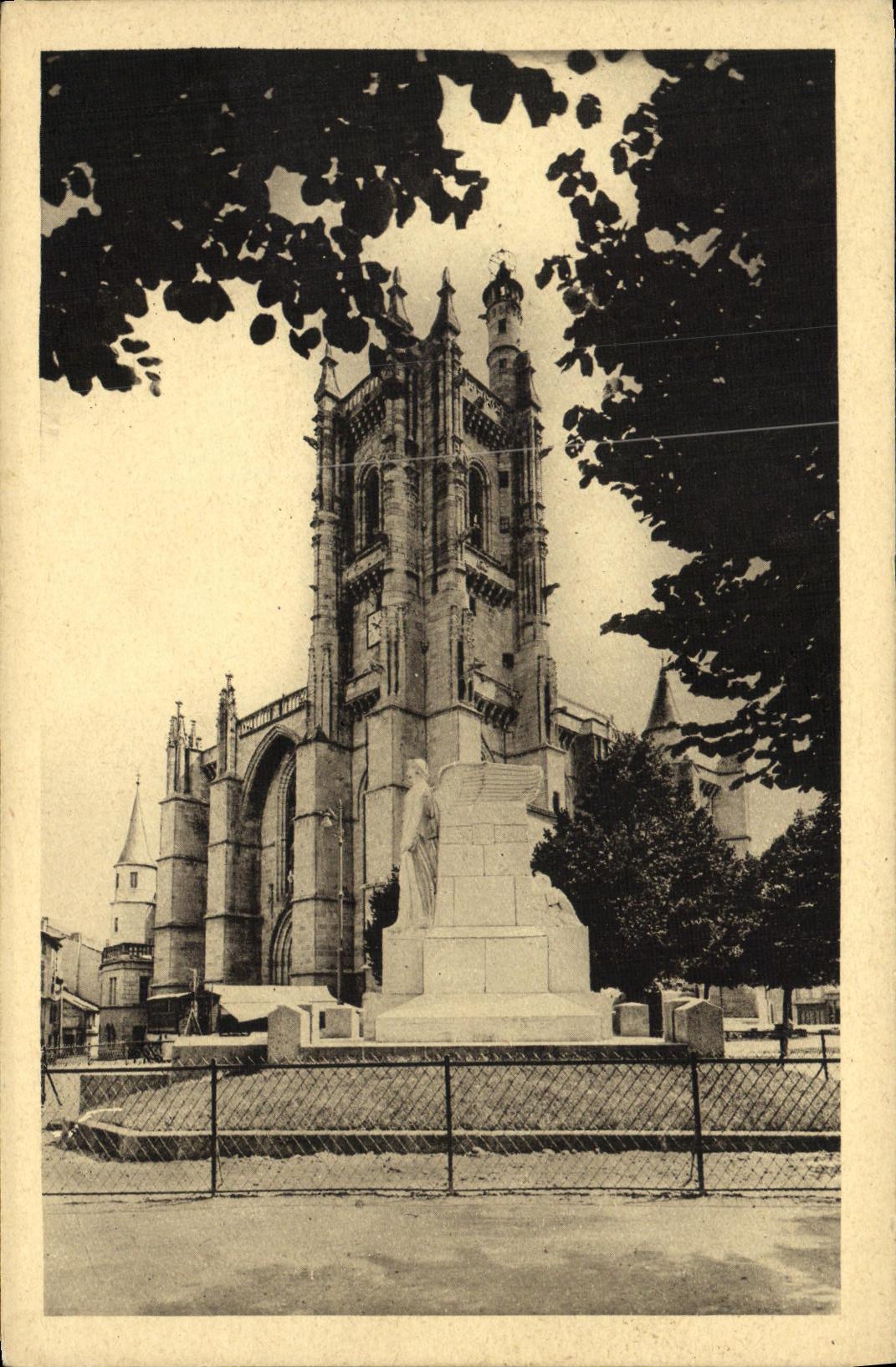 Ambert — Église Saint-Jean — classée monument historique