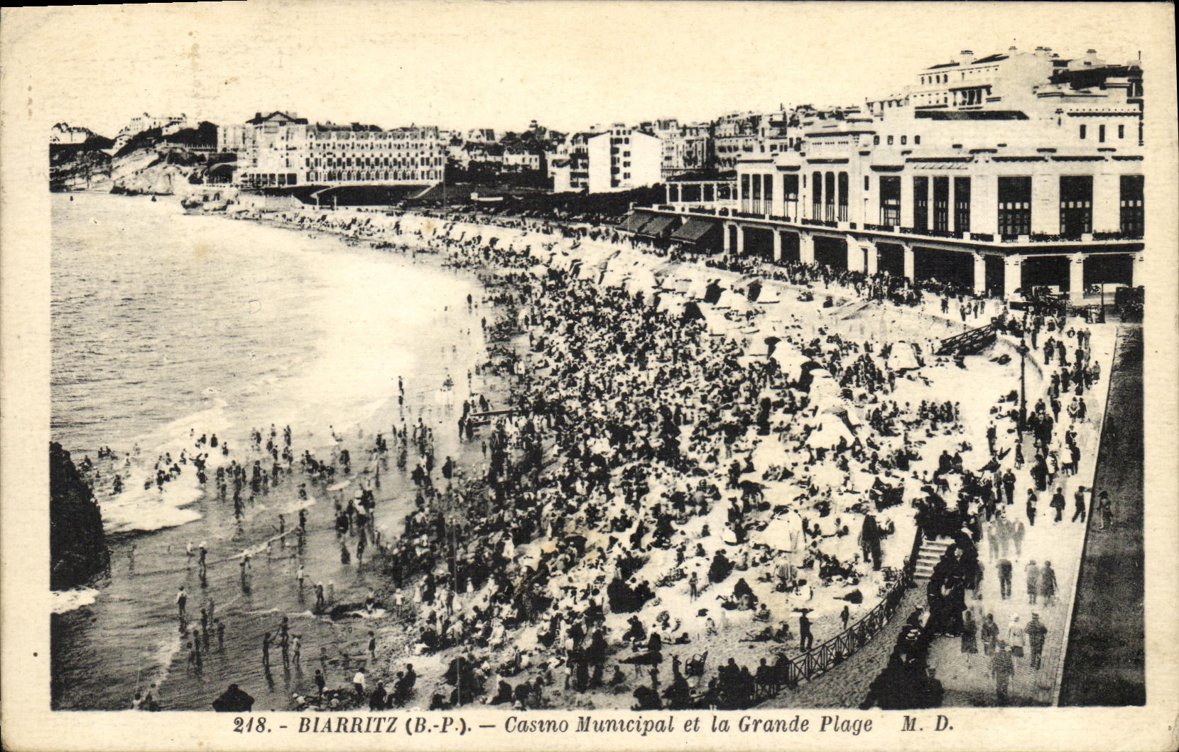 CPA Biarritz Casno Municipal Et La Grande Plage 