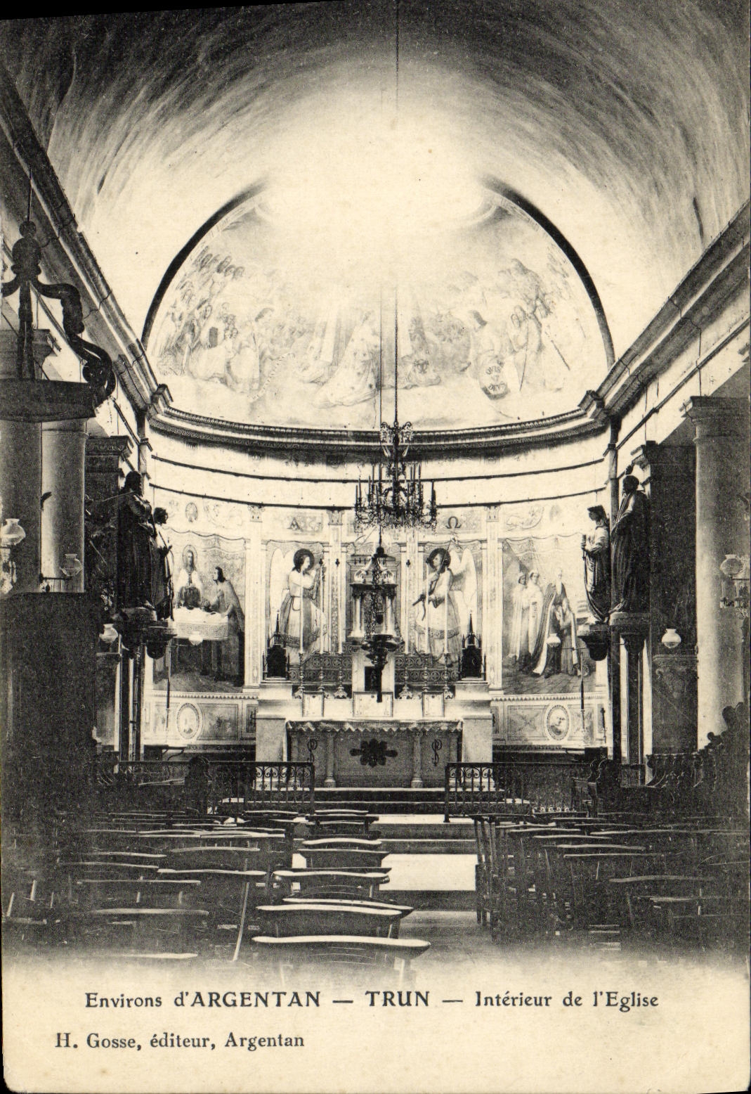 CPA Environs d Argentan Trun Interieur de l eglise 