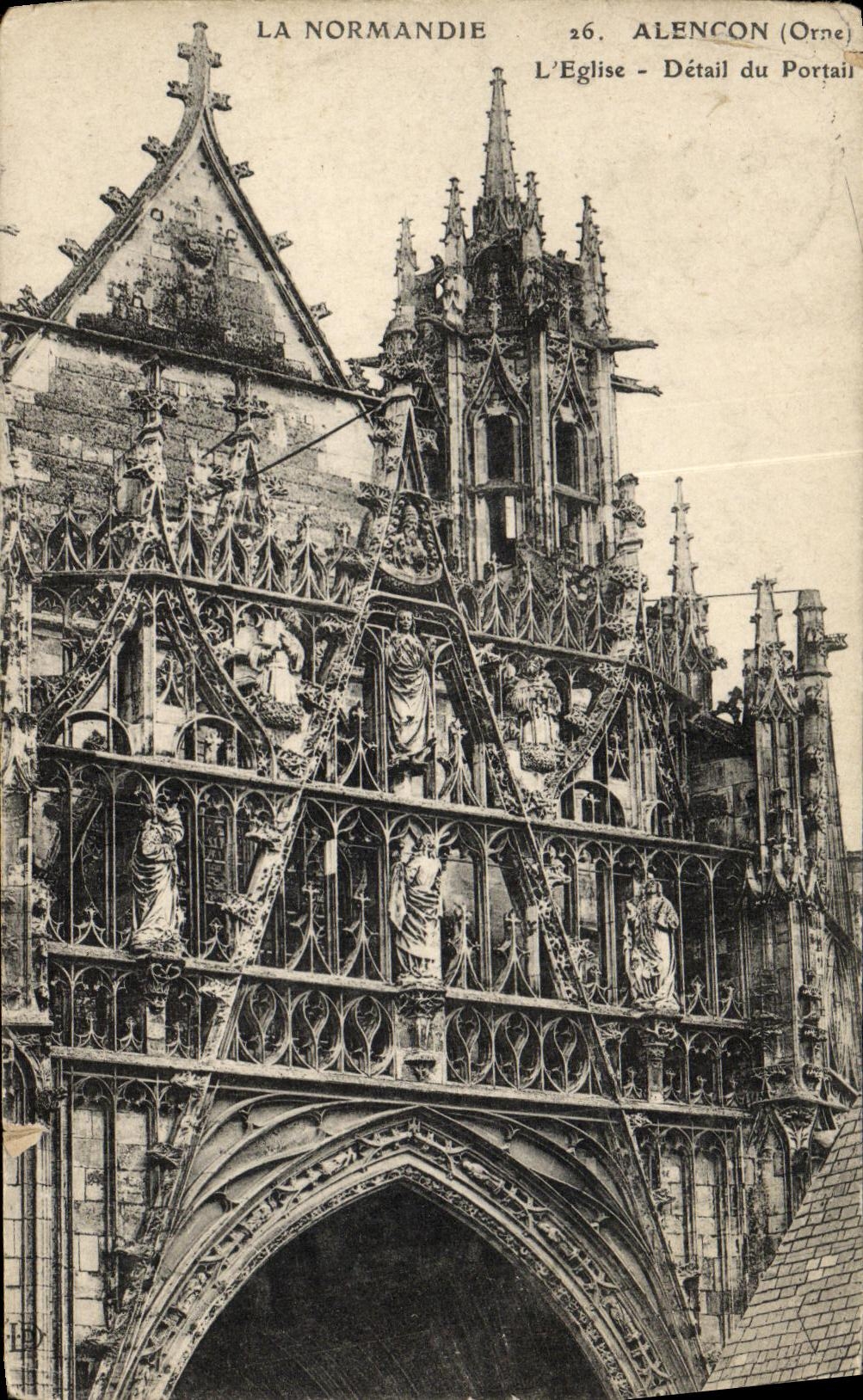 CPA Alencon La Nef De L Eglise Notre Dame Detail du Portail 