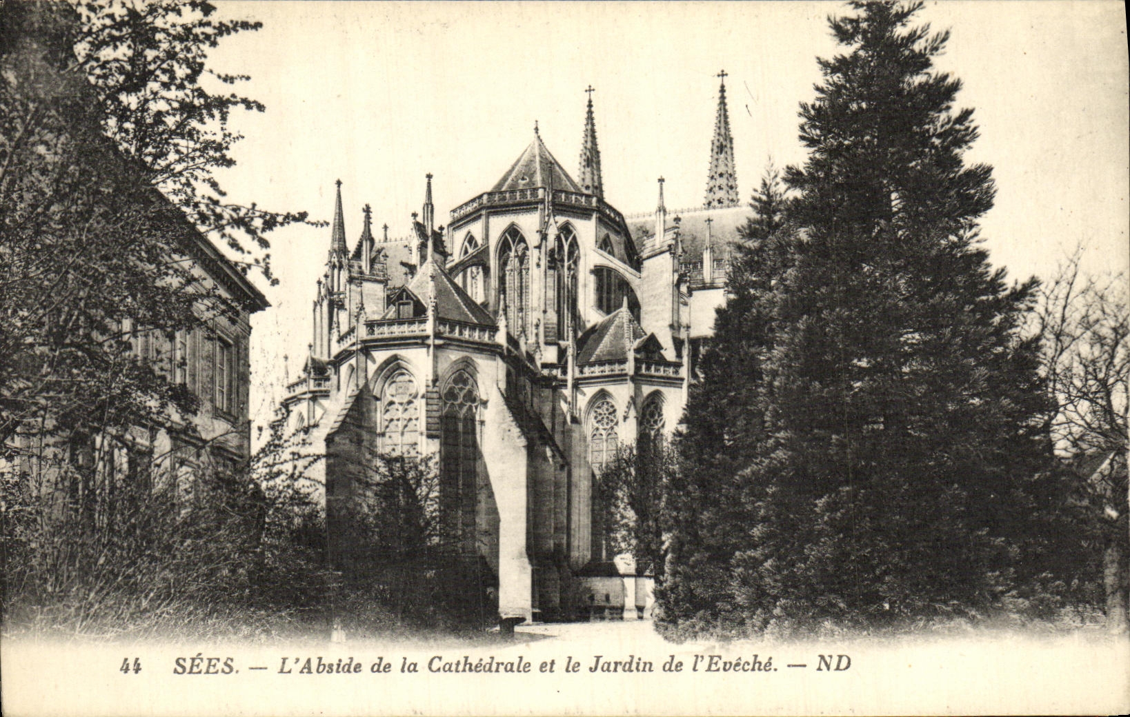CPA Sees L Abside de la Cathedrale et le jardin de l eveche