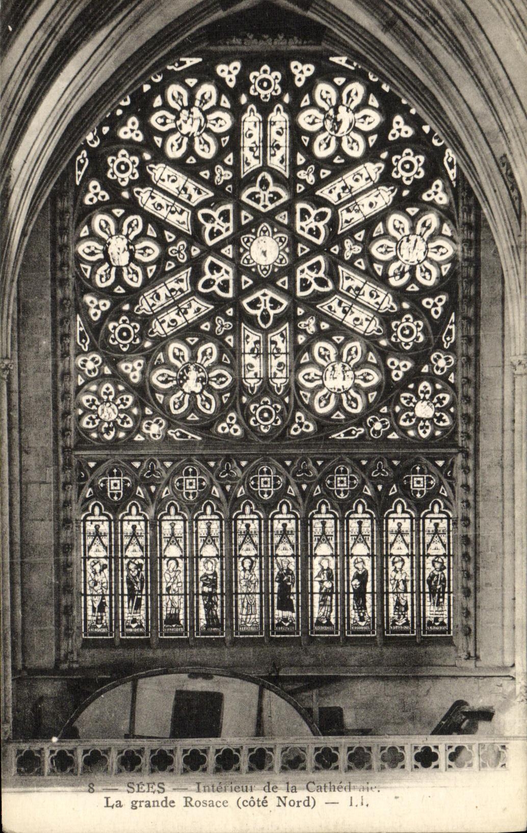 CPA Sees Interieur de la Cathedrale La Grande Rosace