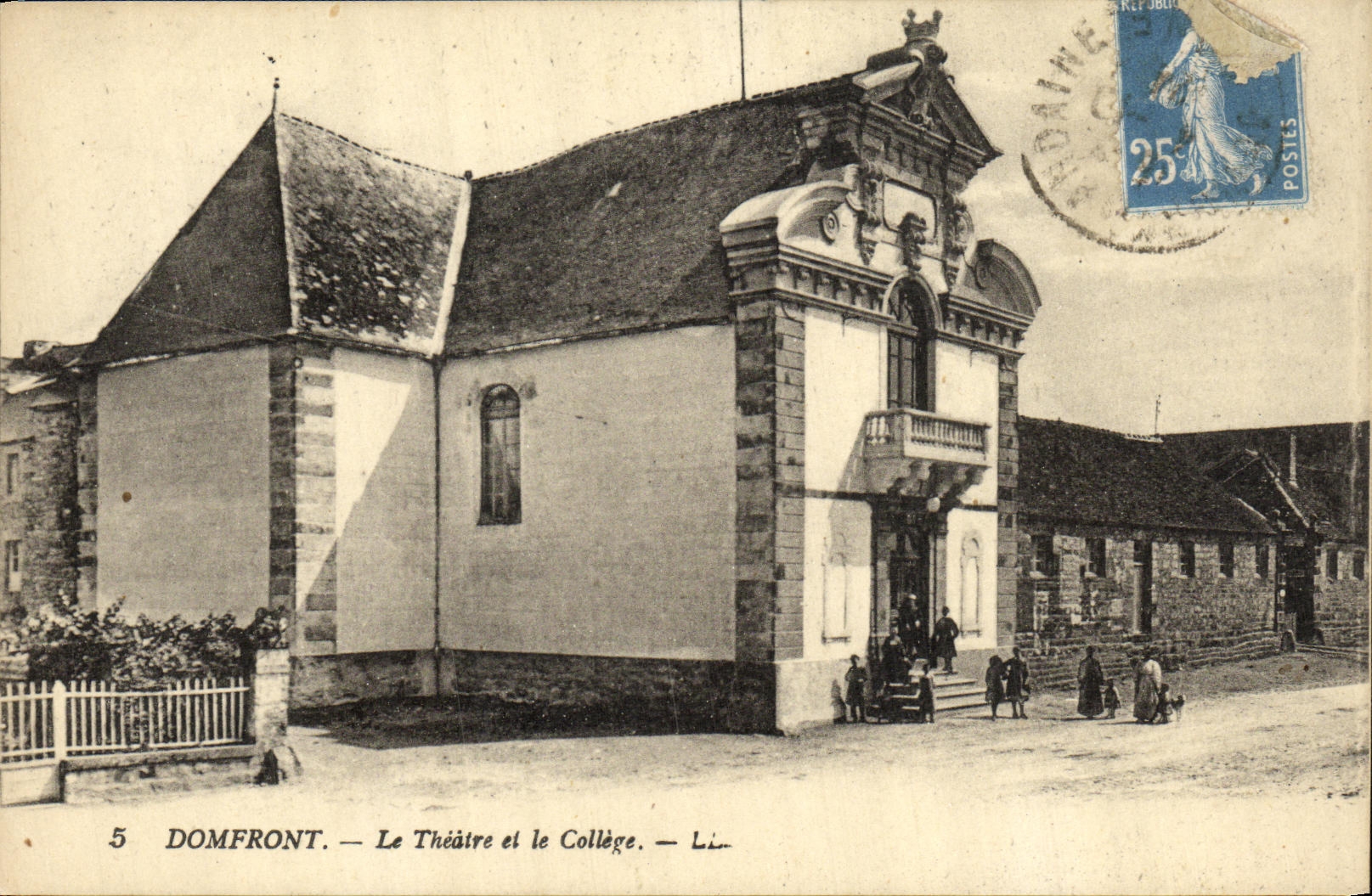 CPA Domfront Le Theatre Et Le College 