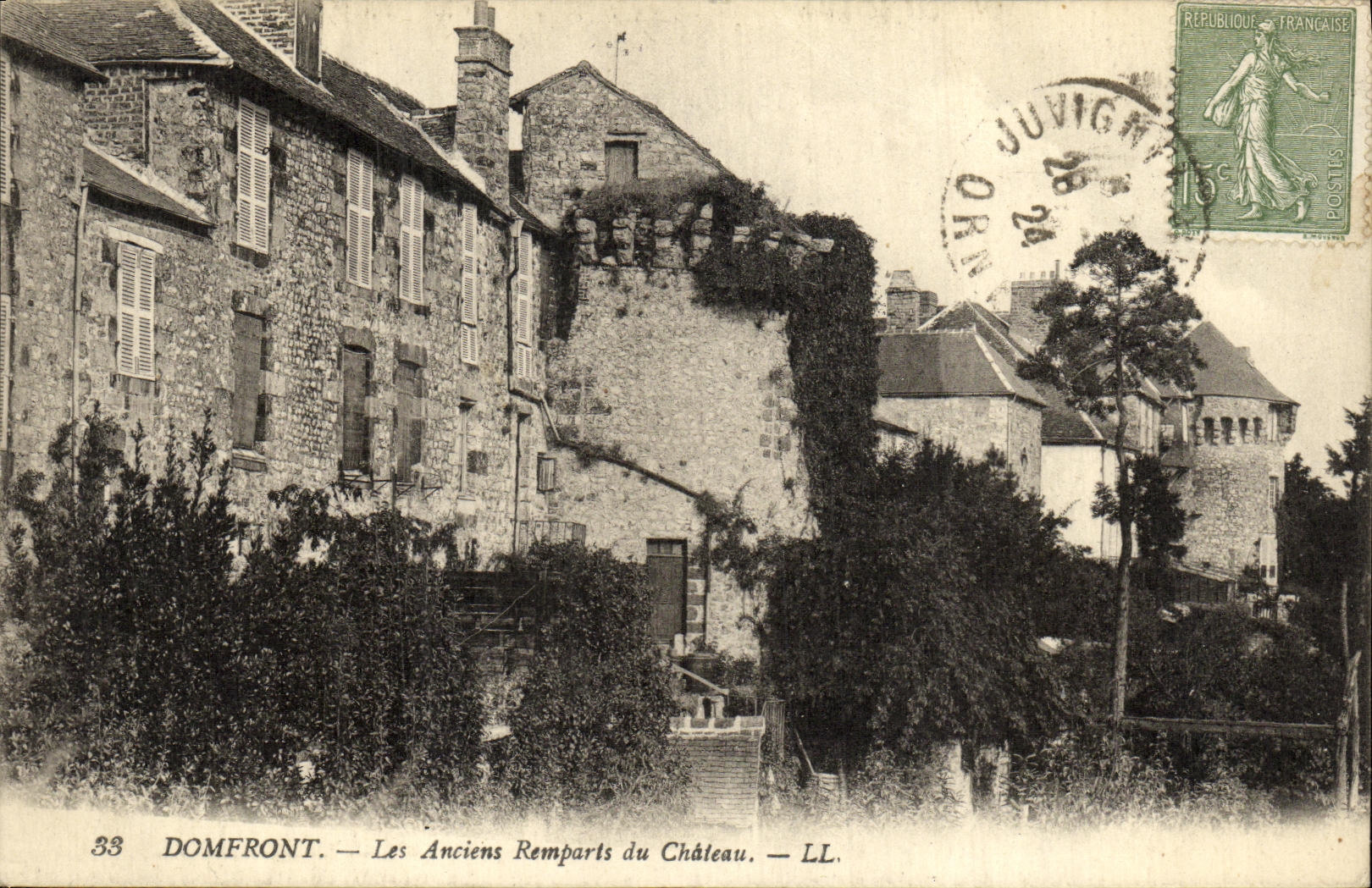 CPA Domfront Les Anciens Remparts Du Chateau 
