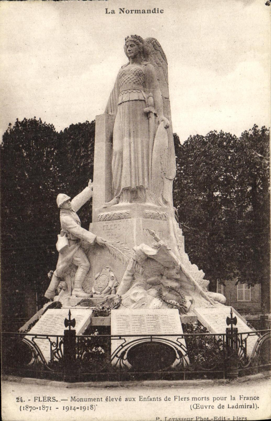 CPA Flers Monument Eleve Aux Enfants de Flers morts pour la France Militaria 