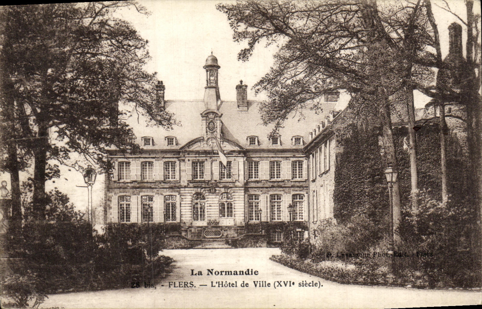 CPA Flers L Hotel de Ville 