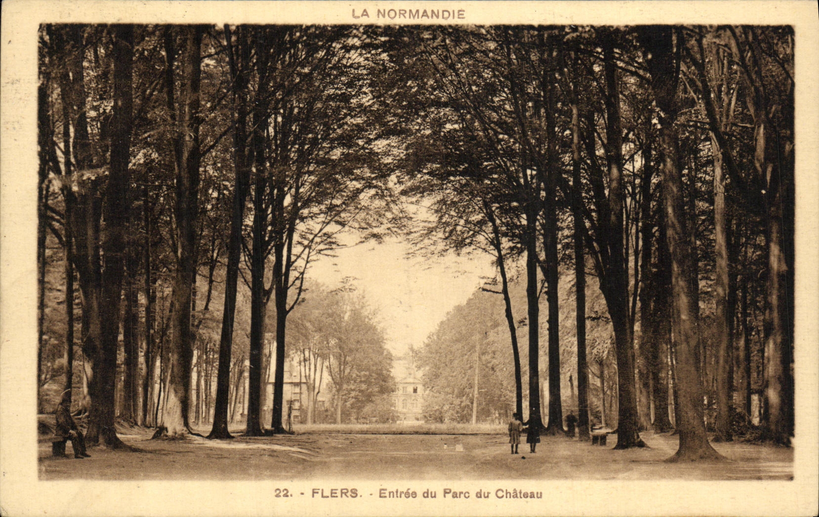 CPA Flers Entree Du Parc Du Chateau 