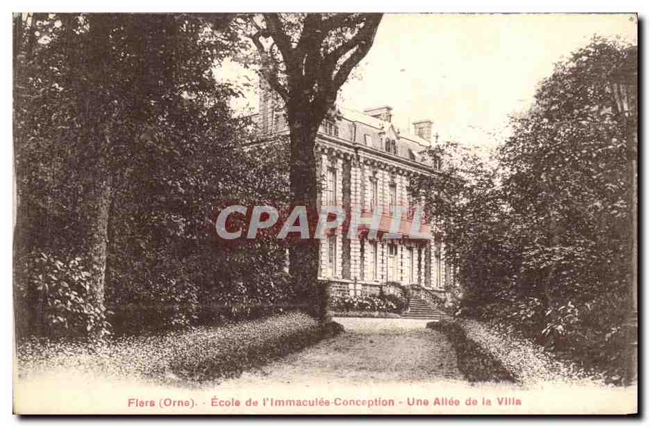CPA Flers Ecole de l Immaculee Conception Une allee de la Villa