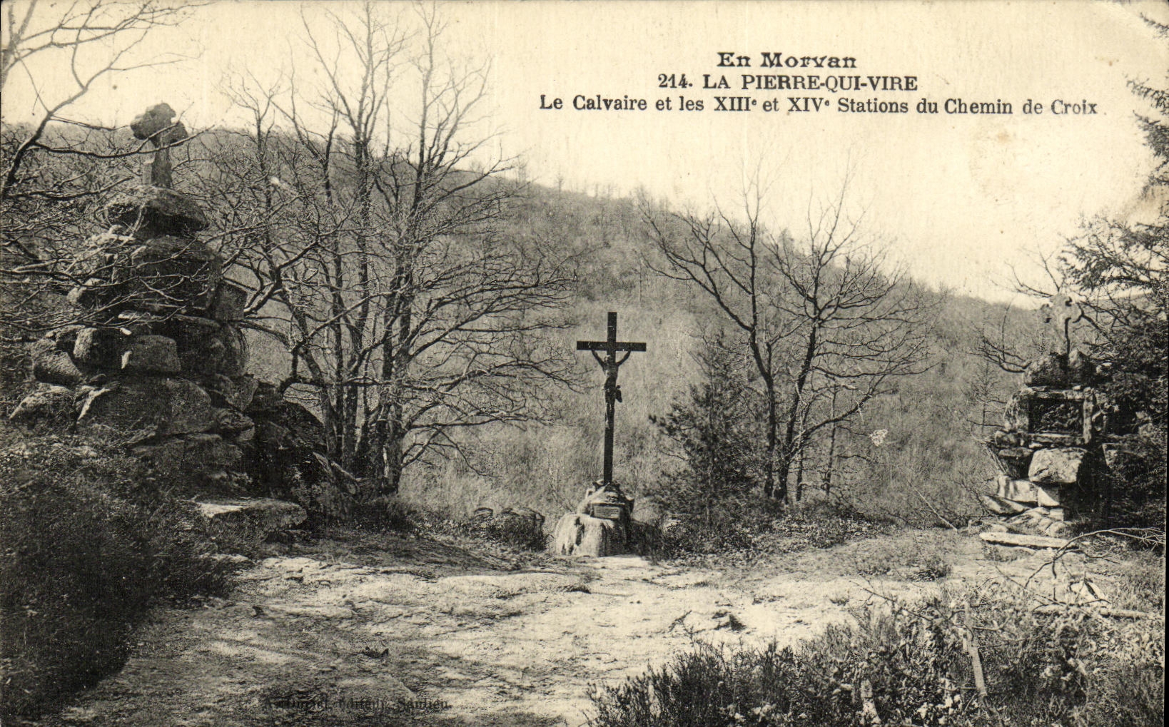 CPA En Morvan La Pierre Qui Vire Le Calvaire Et Les Stations Du Chemin de CRoix